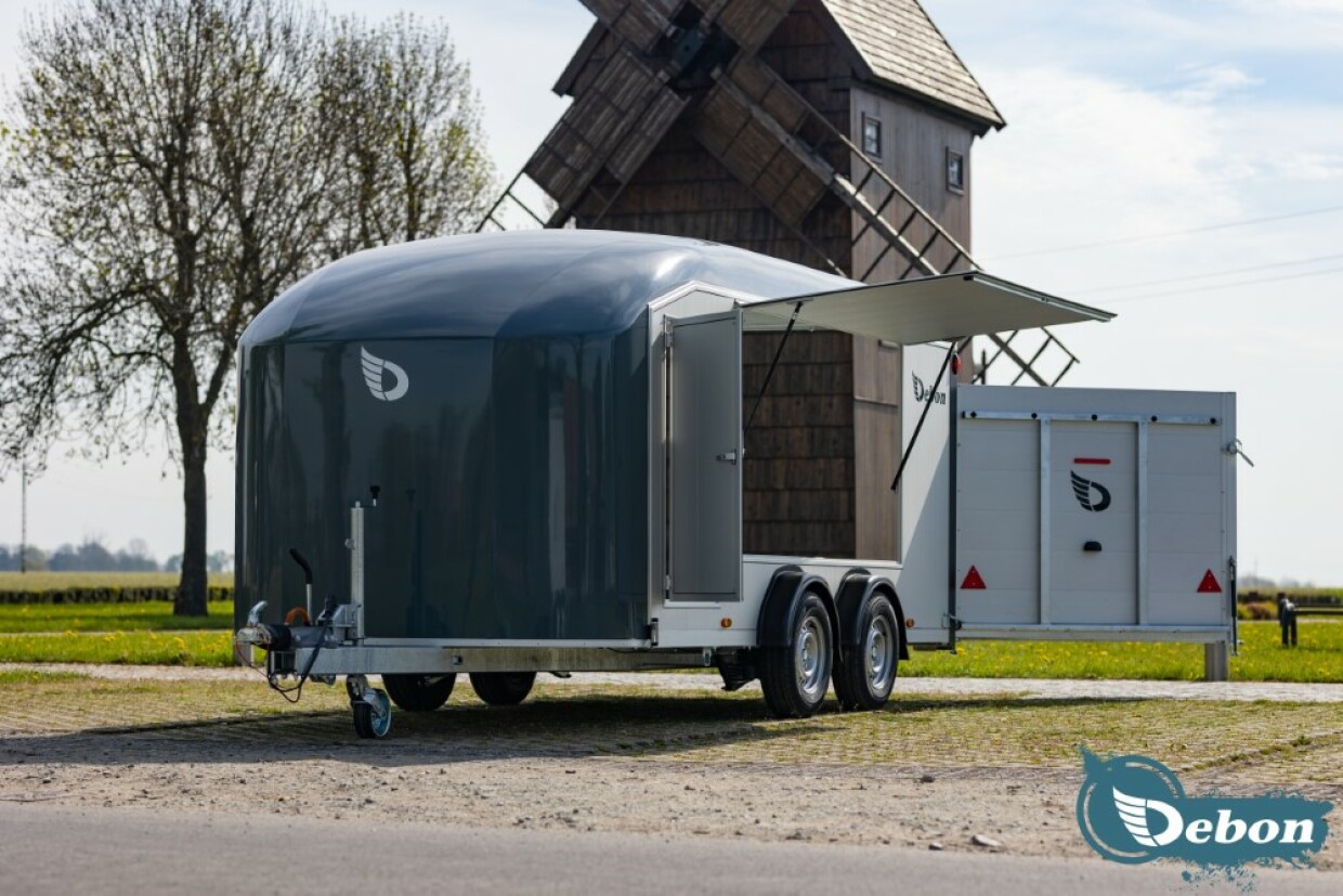 Debon Roadster 900