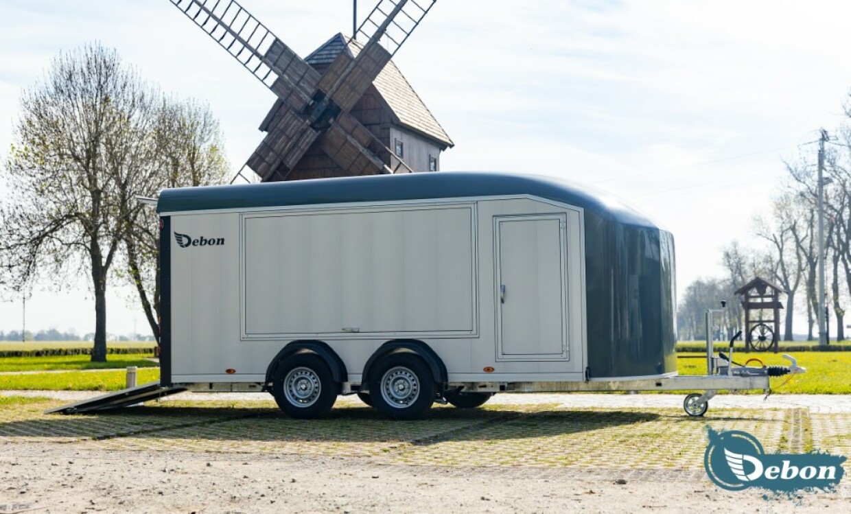 Debon Roadster 900
